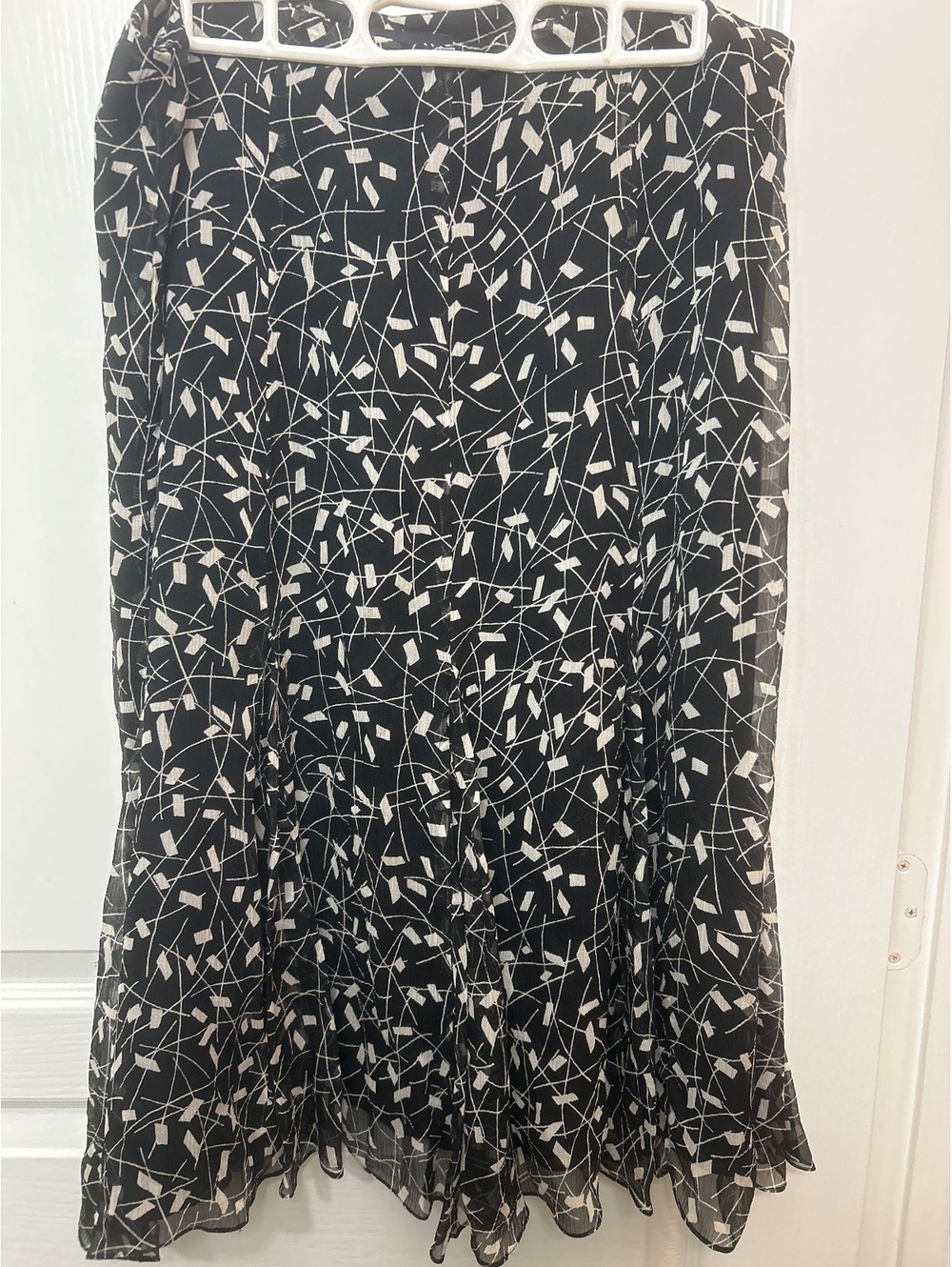 Anne Klein Black and White Patterned Midi Skirt Size 10